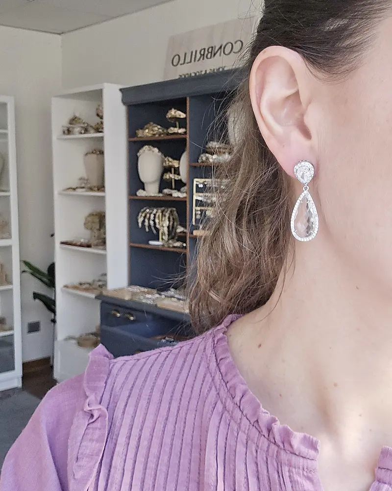 Aros clásicos de circonita y cristal