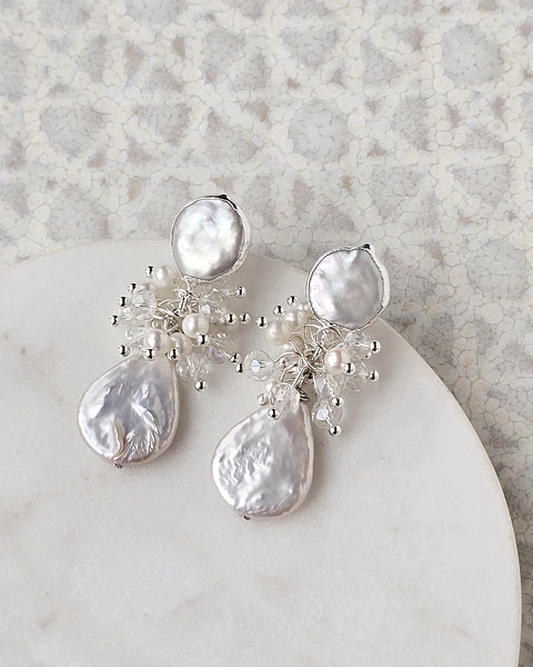 Aros de perla con racimo