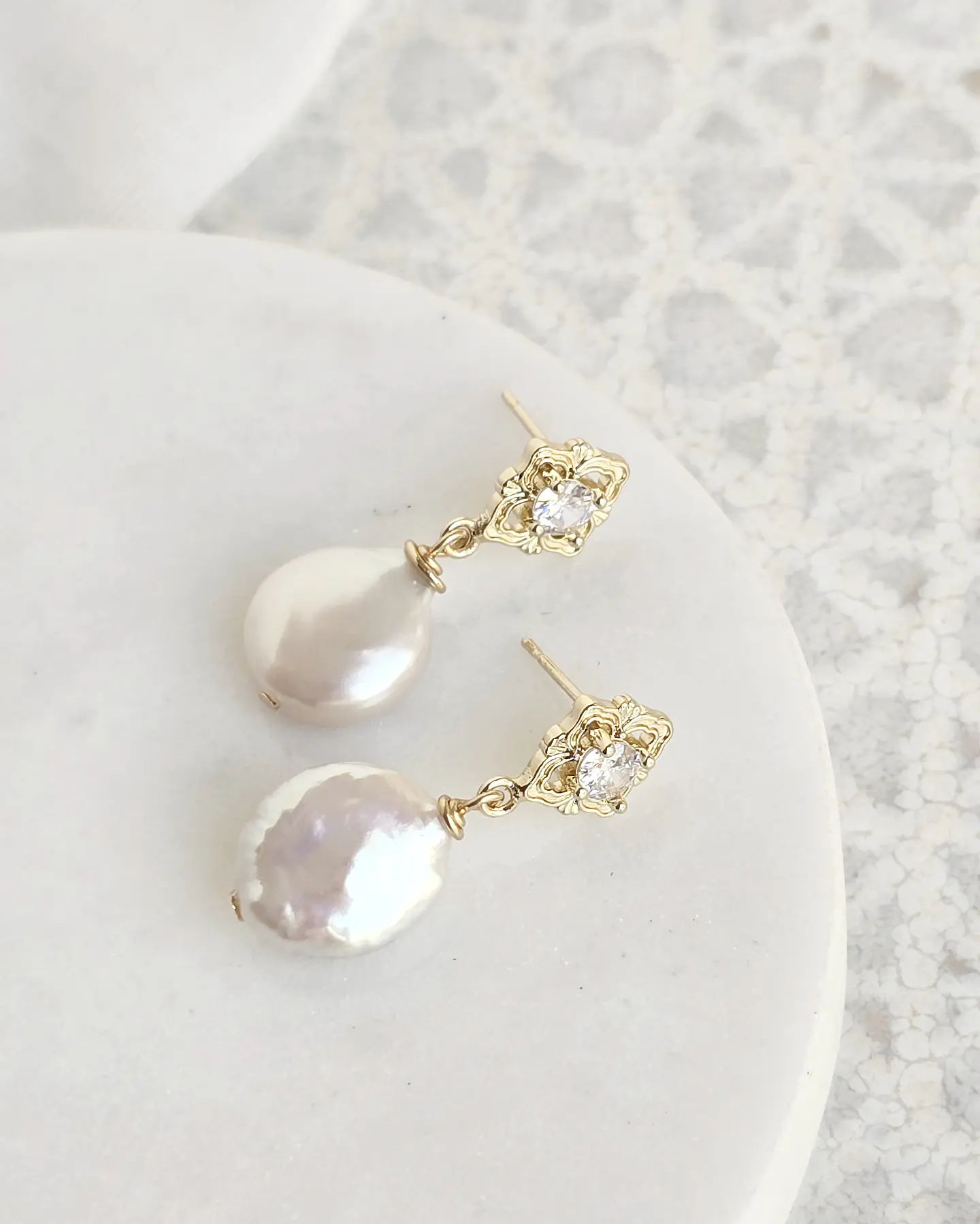 Aros rombo vintage con perla barroca oro 6