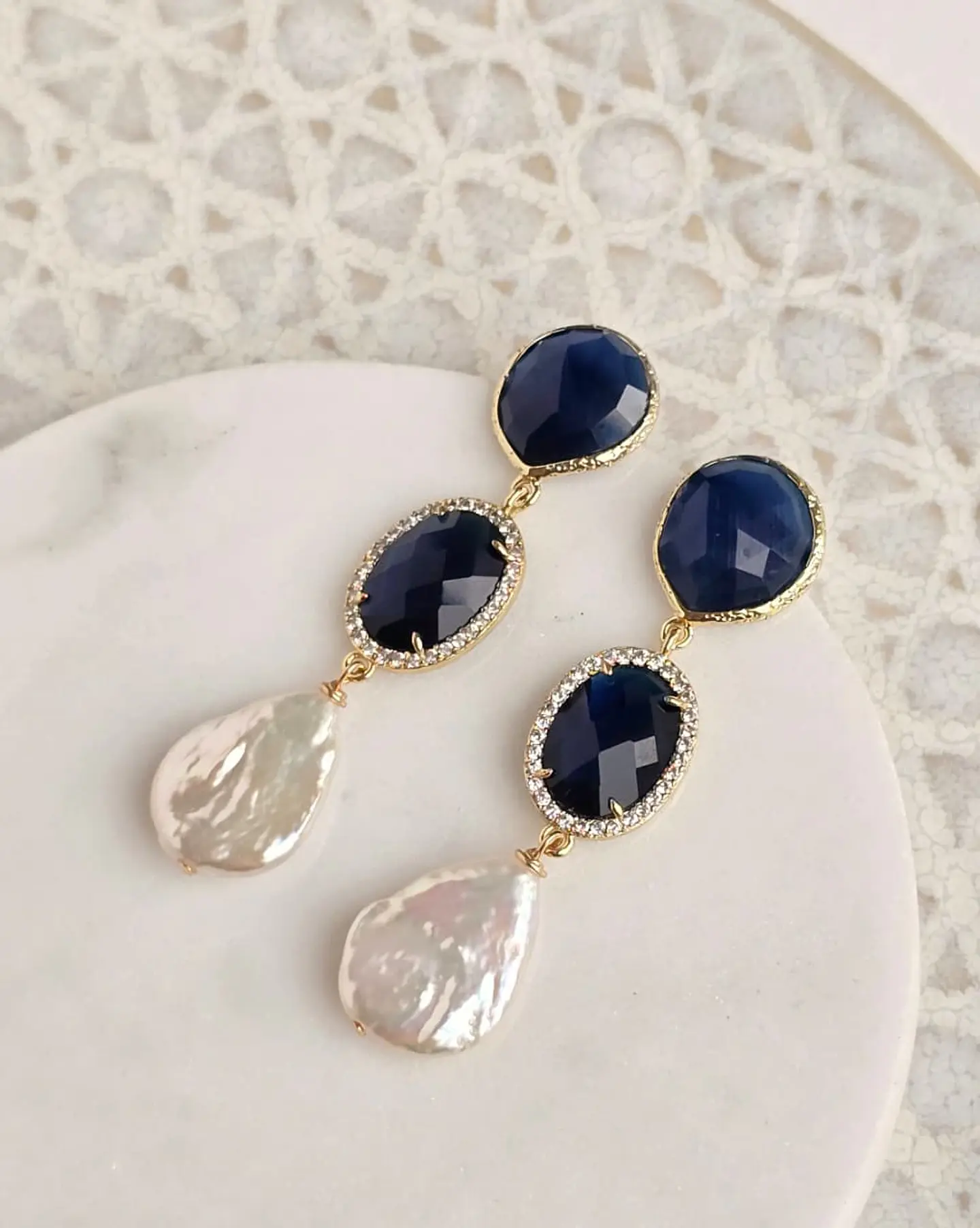 Aros doble color con perla barroca 7