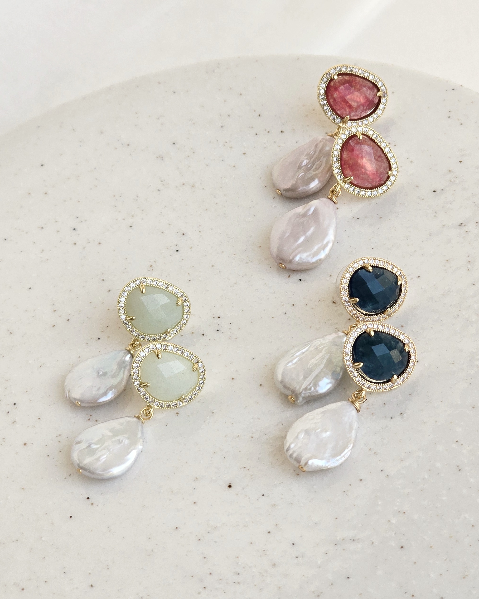 Aros color con perla barroca