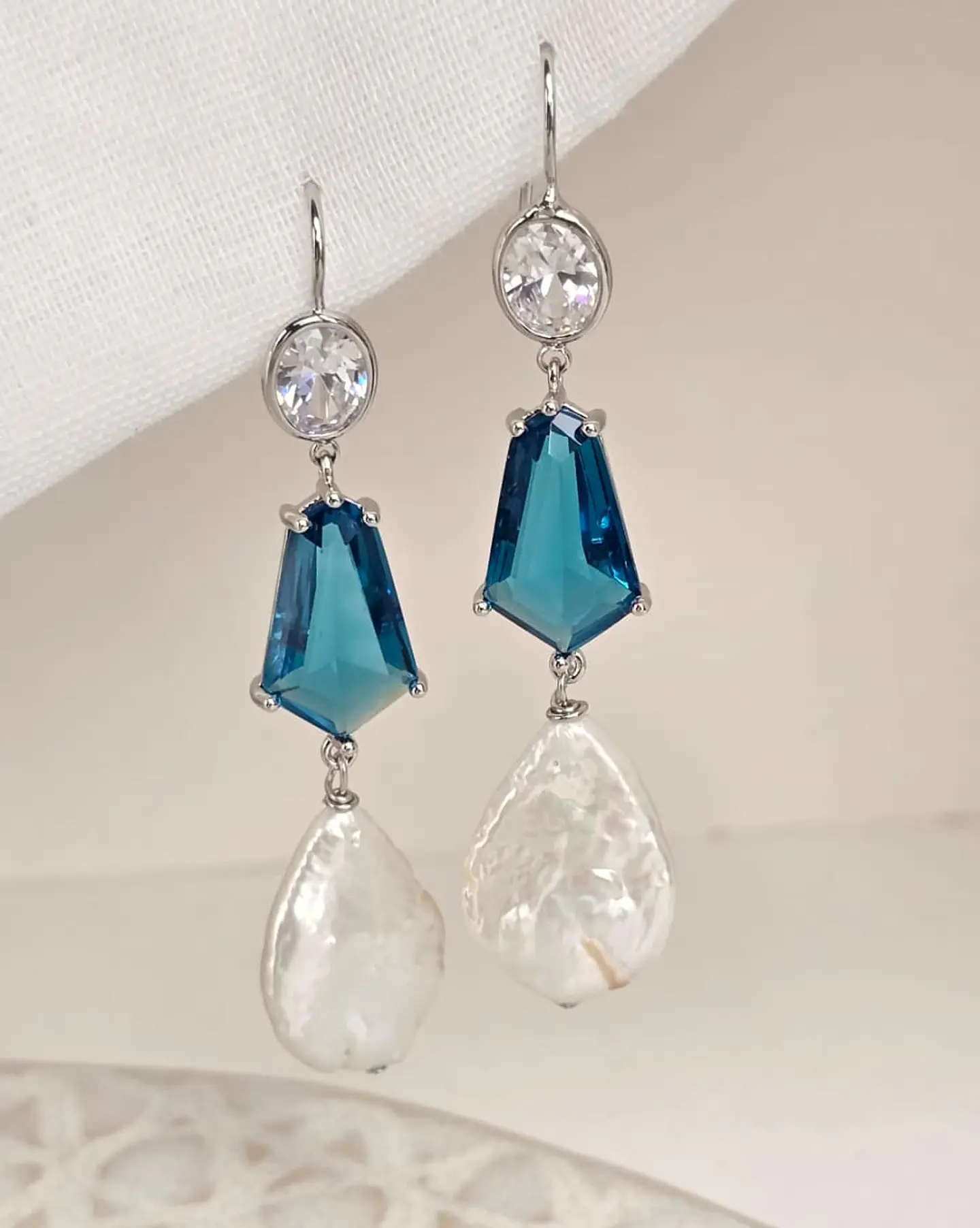Aros circón, cristal color y perla 2