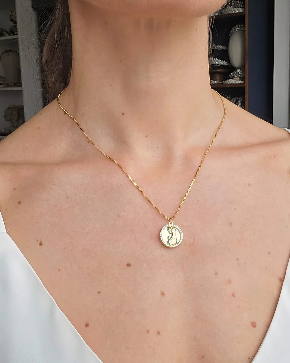 Collar virgen con nácar y circonitas 3