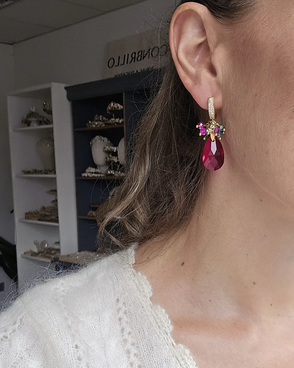Aros con cristal fucsia y racimo verde 3