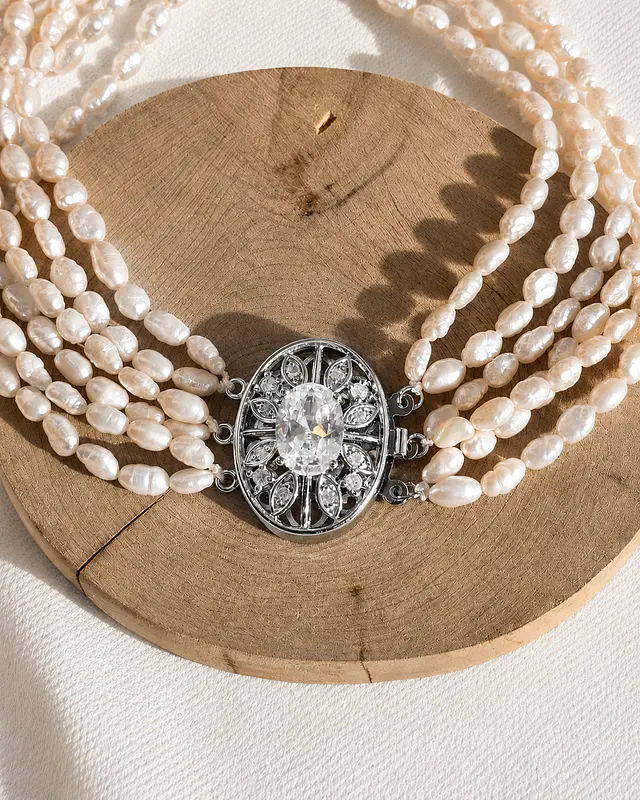 Collares
