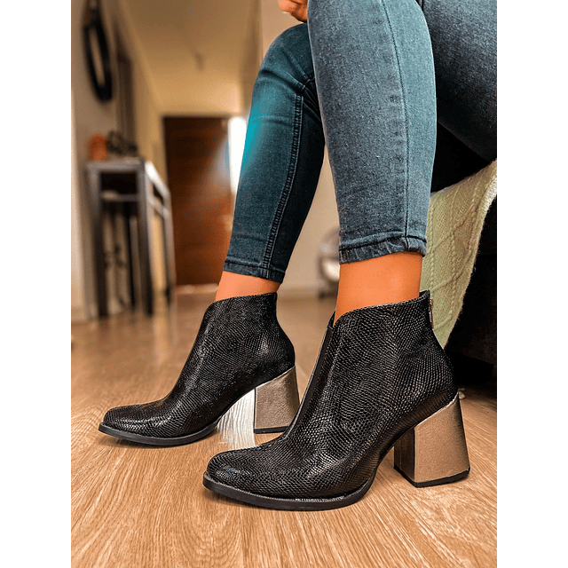 BOTIN PRAGA NEGRO TACO PLATA