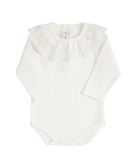 Body bordado corazón, cuello con puntilla bolillo (Ref. 54451310)