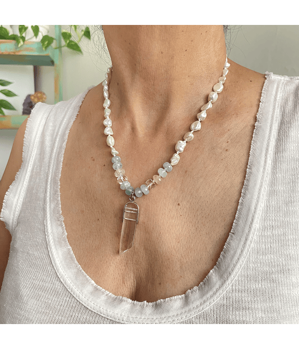 Collar perlas de rio, aguamarina y cuarzo cristal 