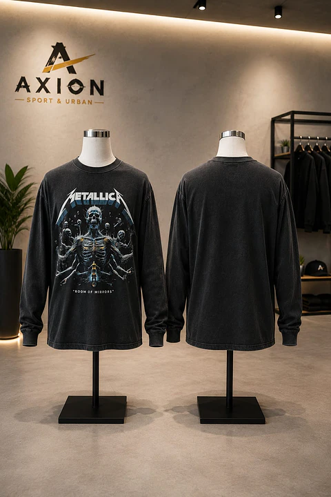 Polera Negra Manga Larga Estampada