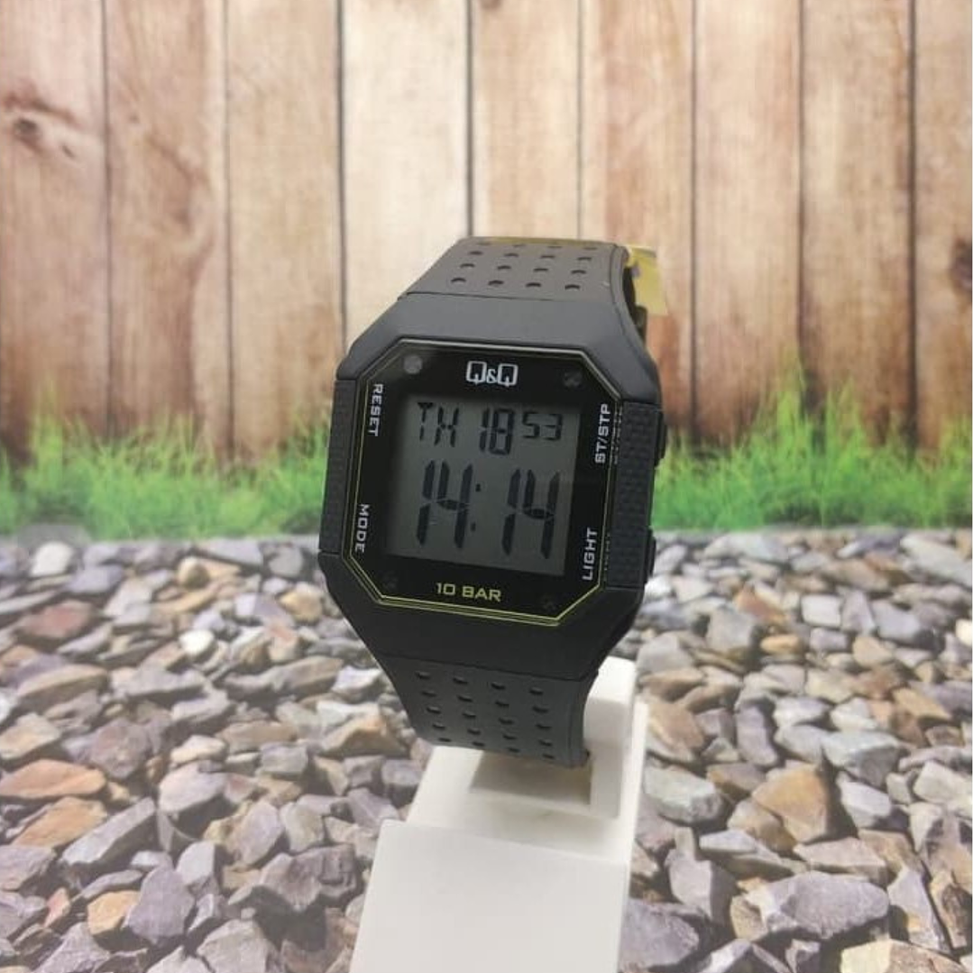 Reloj Q&Q Modelo M158J005Y 2