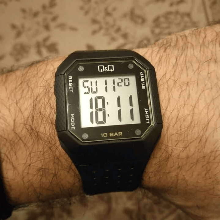 Reloj Q&Q Modelo M158J005Y 5