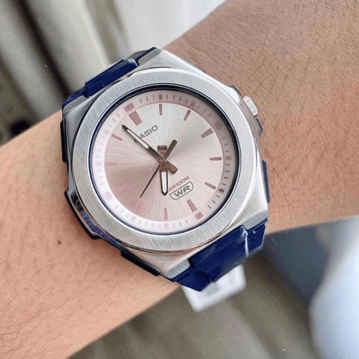 Reloj Casio mujer Modelo LWA-300H-2EV 3