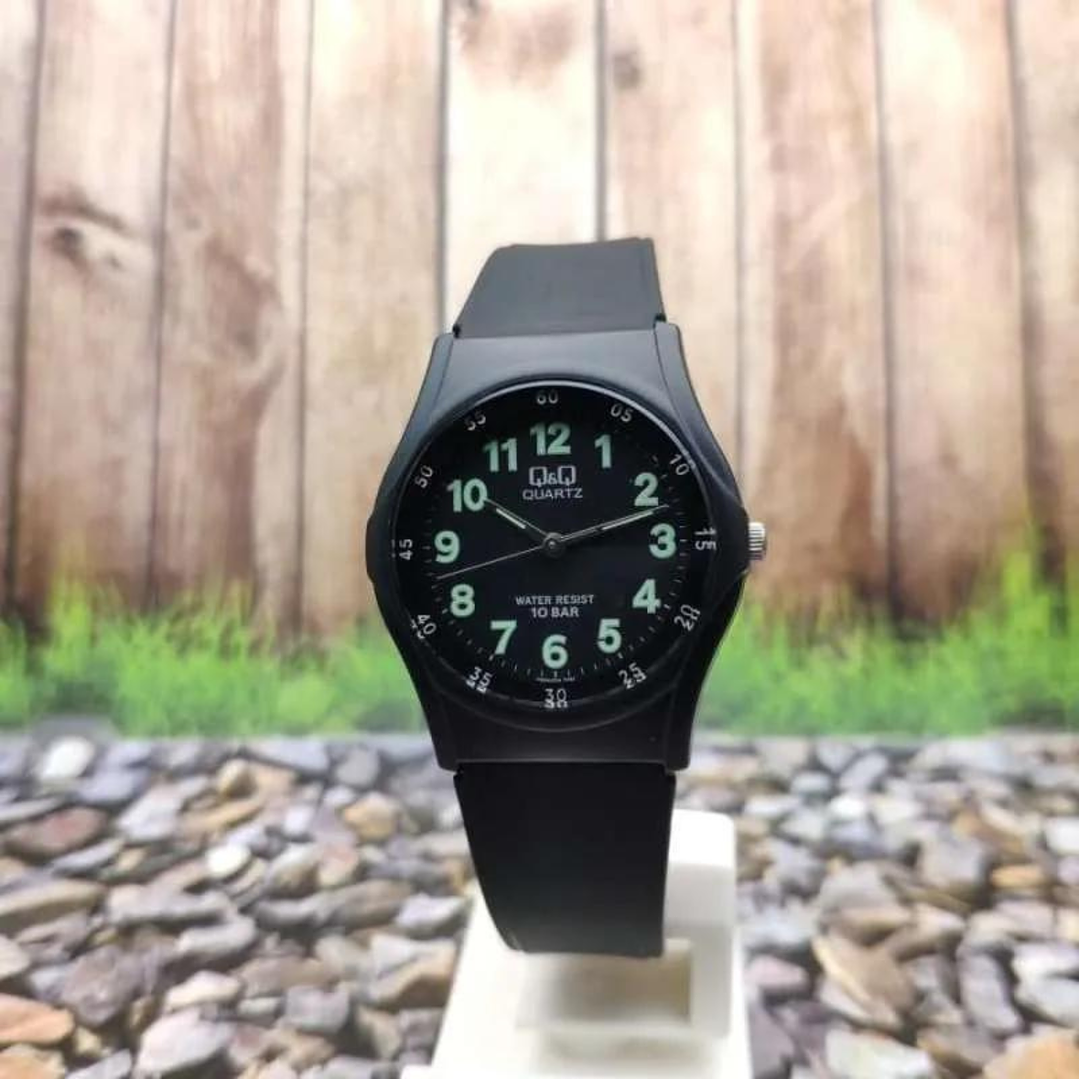 Reloj Q&Q Modelo VQ04J004Y 2