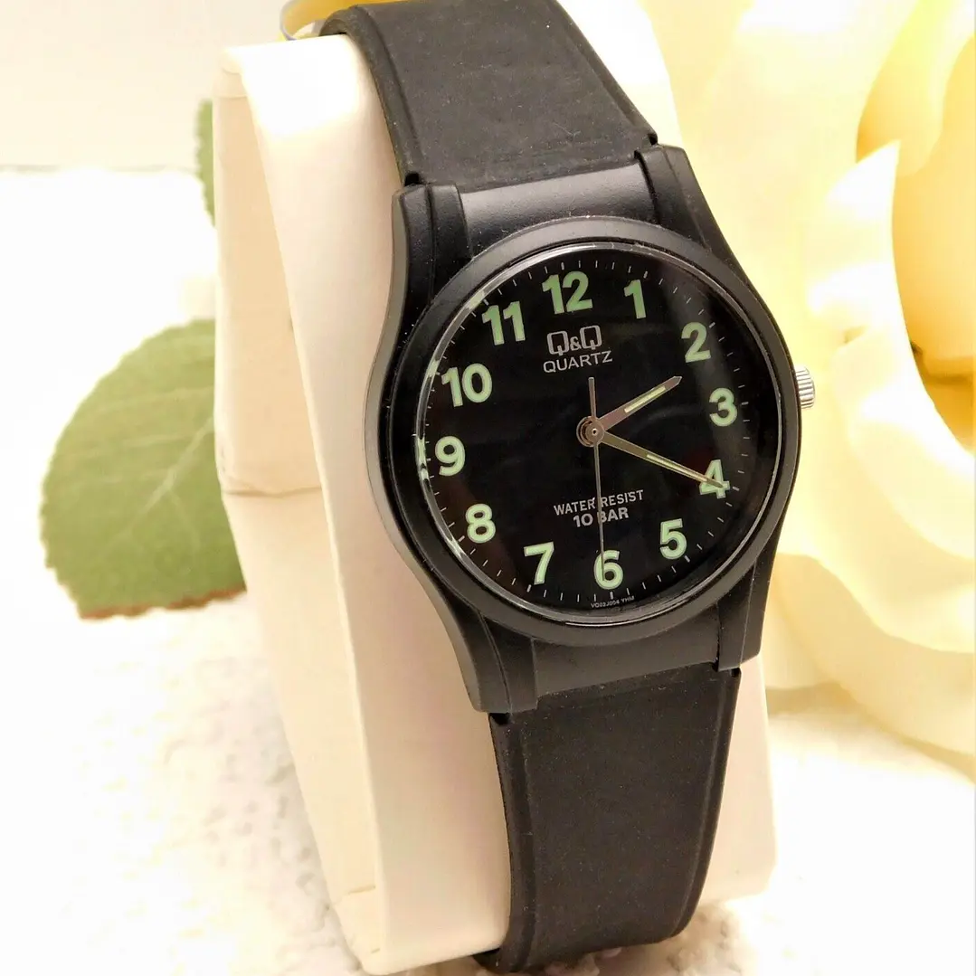Reloj Q&Q Modelo VQ02J004Y 2