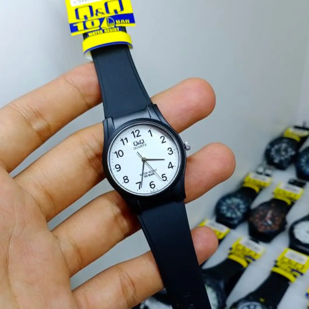 Reloj Q&Q Modelo VQ02J001Y 3