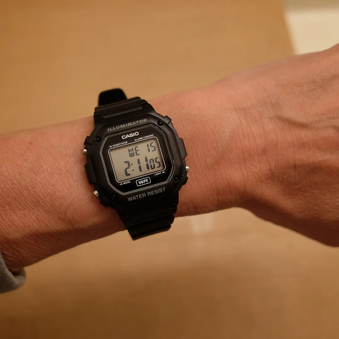 Reloj Casio Modelo F-108WH-1AV 3