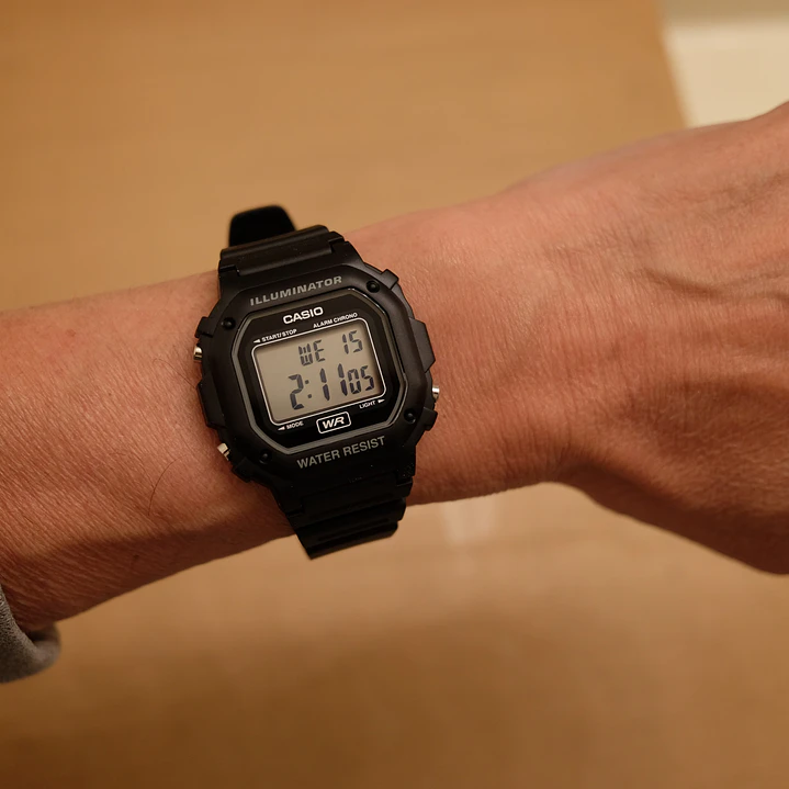 Reloj Casio Modelo F-108WH-1AV 3
