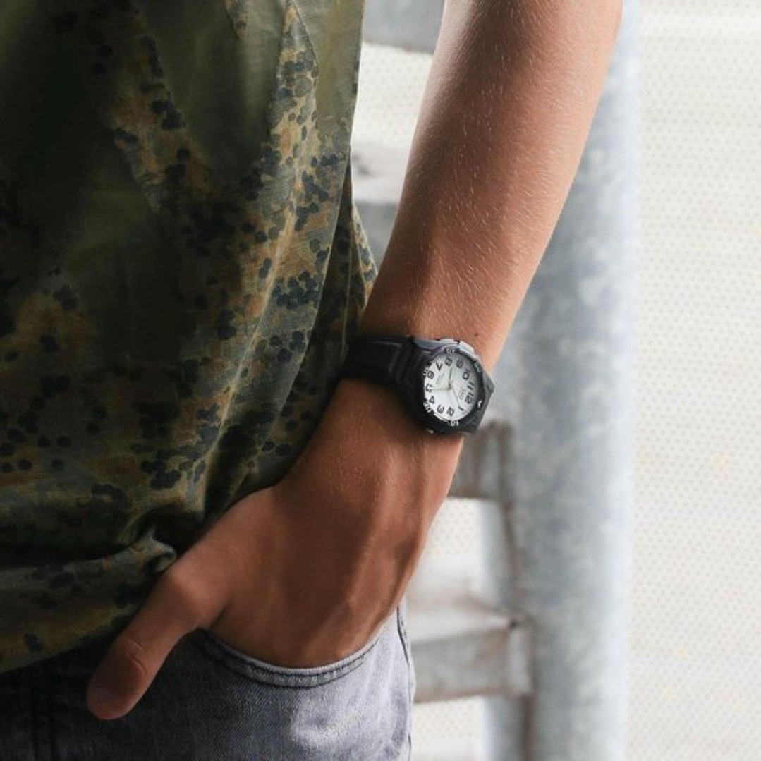 Reloj Q&Q hombre Modelo VP84J001Y 4