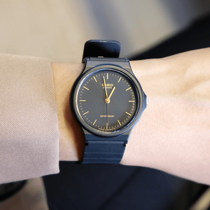 Reloj Casio Modelo MQ-24-1E 4