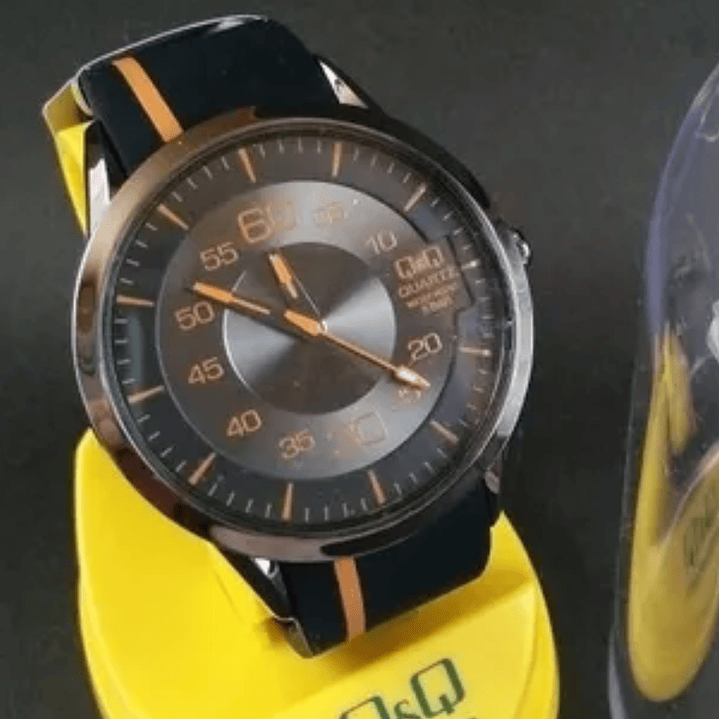 Reloj Q&Q hombre Modelo Q982-512Y 2