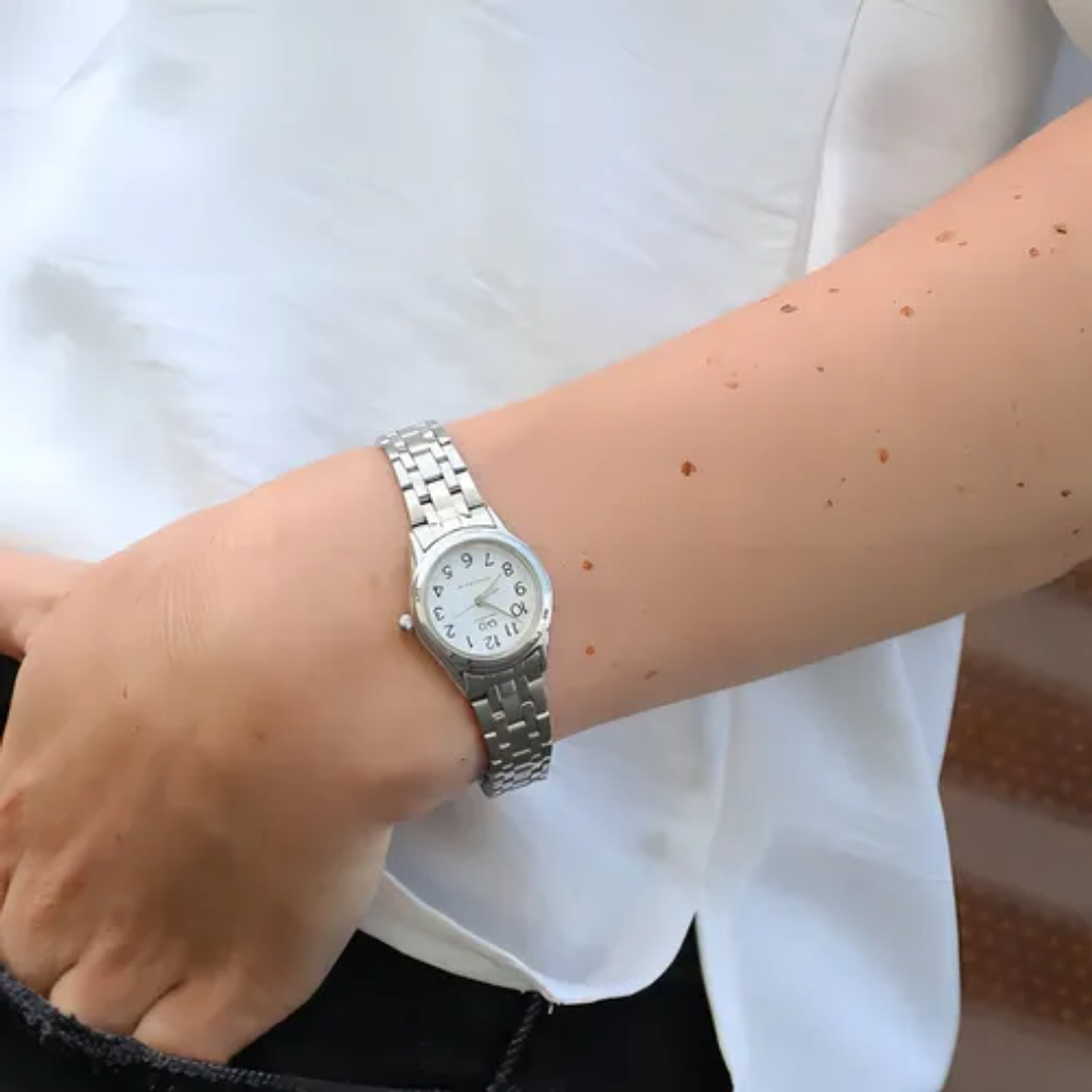 Reloj Q&Q Modelo VN21J204Y 3