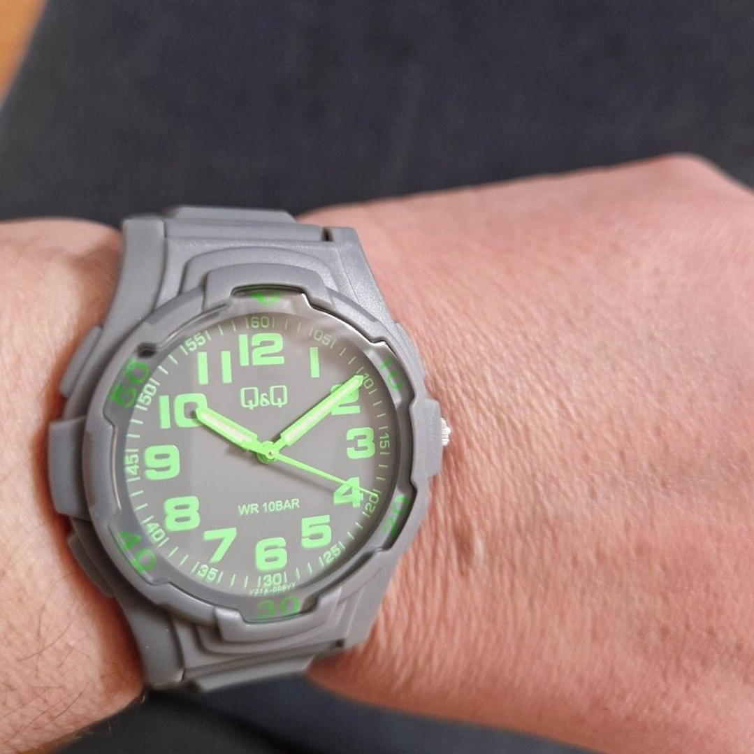 Reloj Q&Q Modelo V31A-006VY 3