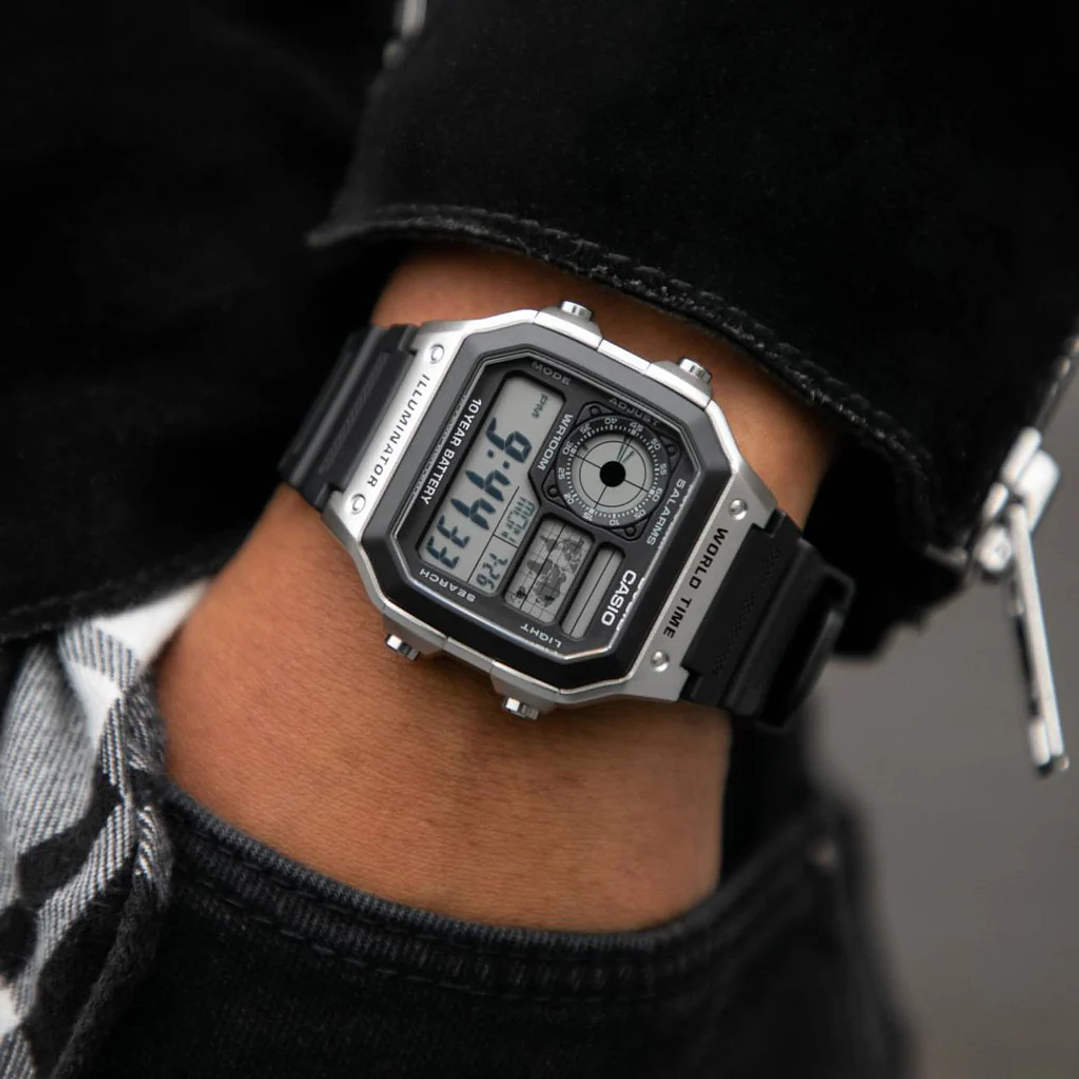 Reloj Casio vintage Modelo AE-1200WH-1CV 4