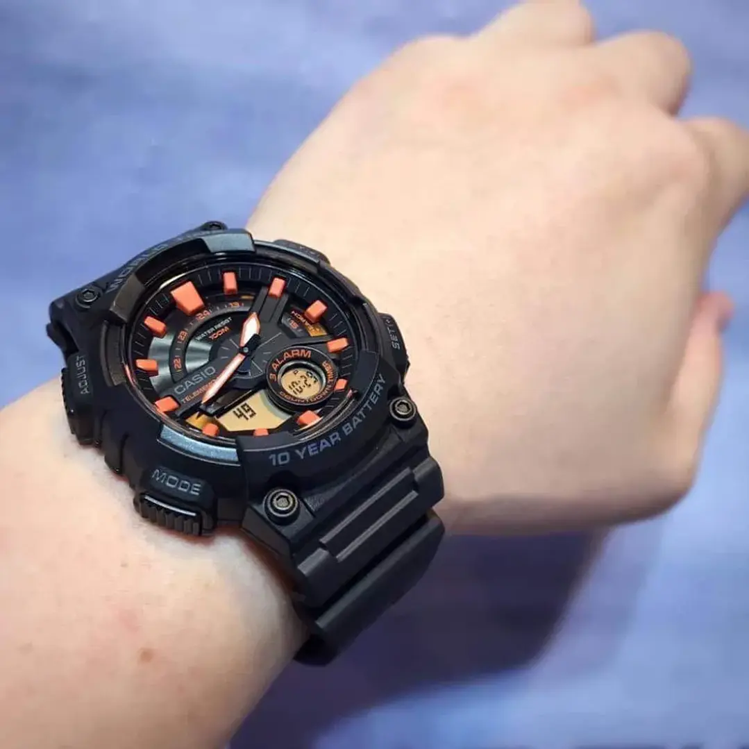 Reloj Casio hombre Modelo AEQ-110W-1A2V 4