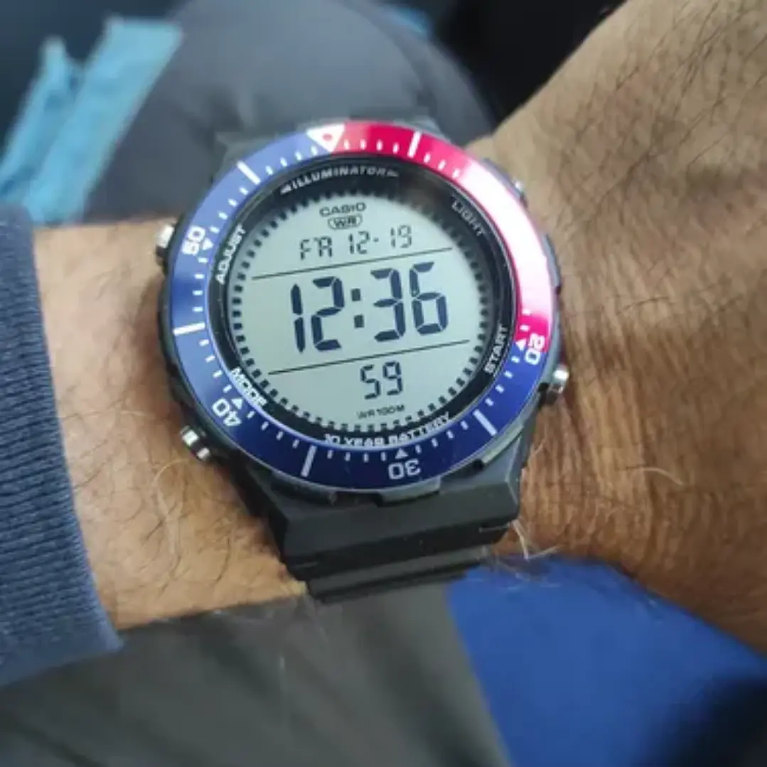 Reloj Casio hombre Modelo AE-1700H-1A2 4