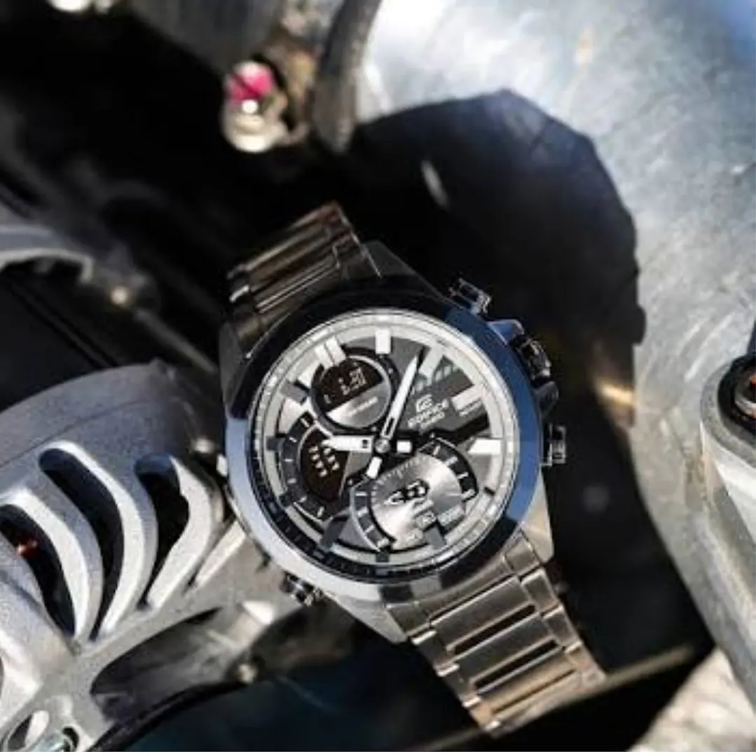 Reloj EDIFICE hombre Modelo ECB-30DC-1B 2