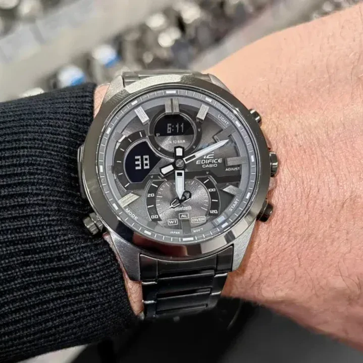 Reloj EDIFICE hombre Modelo ECB-30DC-1B 3