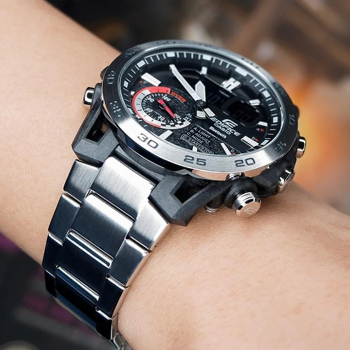 Reloj EDIFICE hombre Modelo ECB-40D-1A 4