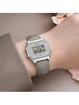 Reloj Casio vintage Modelo LA-680WEL-8A2