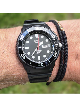 Reloj Casio hombre Modelo MRW-230H-1E1V
