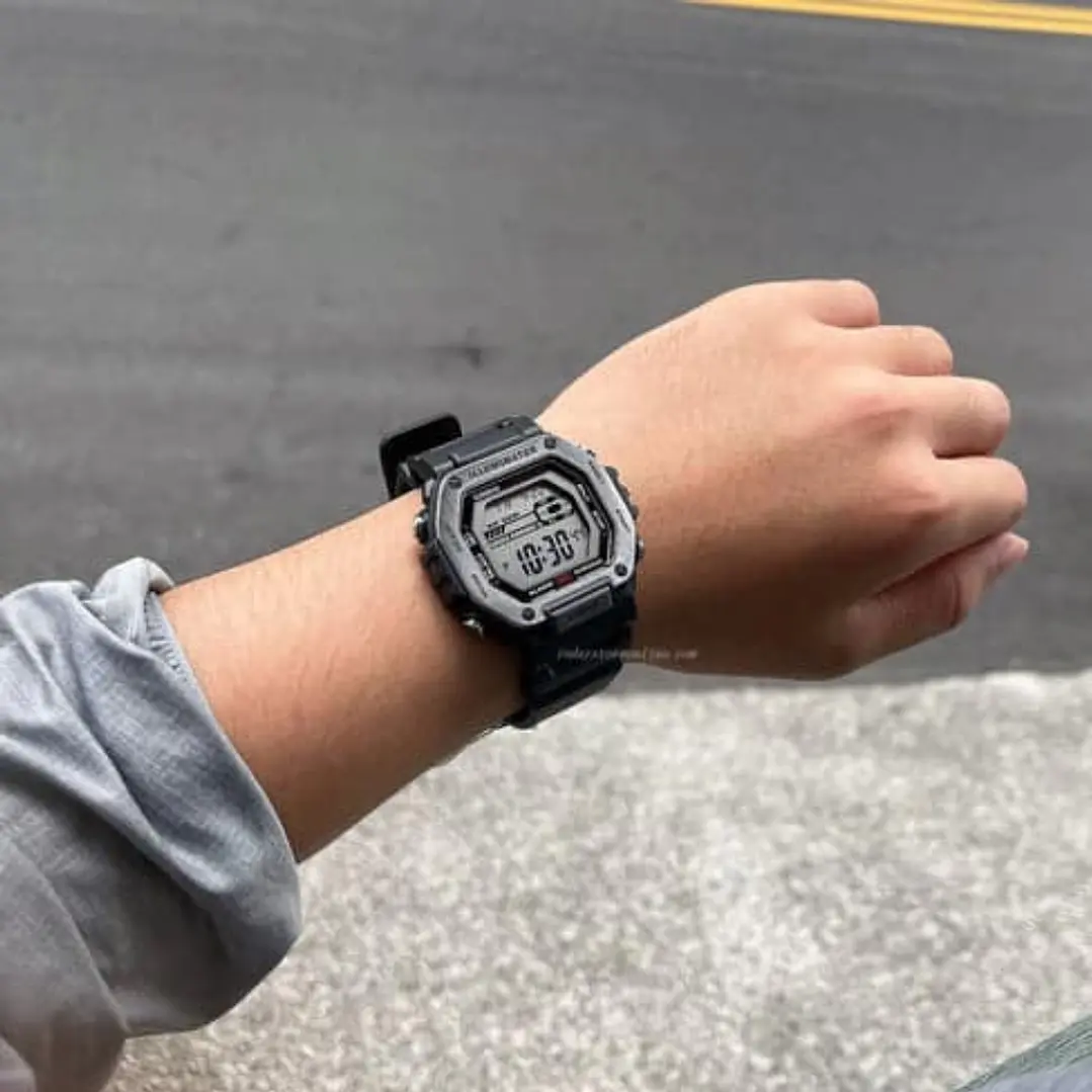 Reloj Casio hombre Modelo MWD-110H-1AV 3