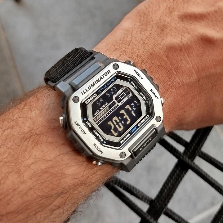 Reloj Casio hombre Modelo MWD-110H-8BV 3