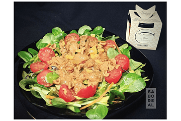 Salade fraîche avec une petiscada
