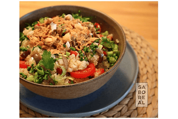 Salada de quinoa com petiscada 
