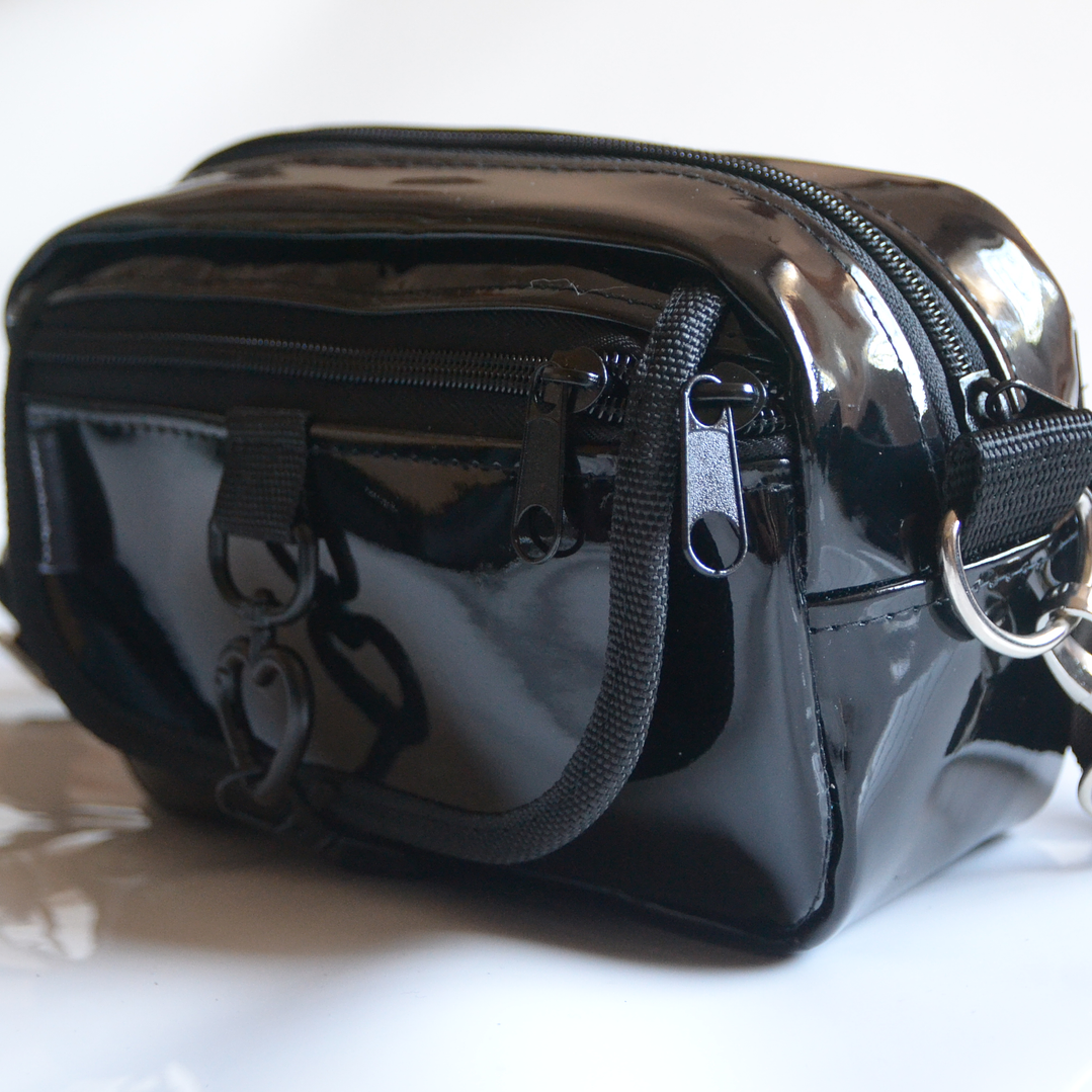 Full función charol total black 2