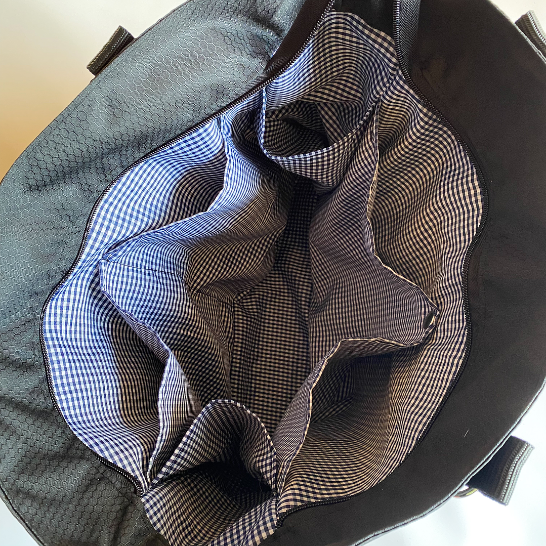 Totebag grande cuerina metalizada  3