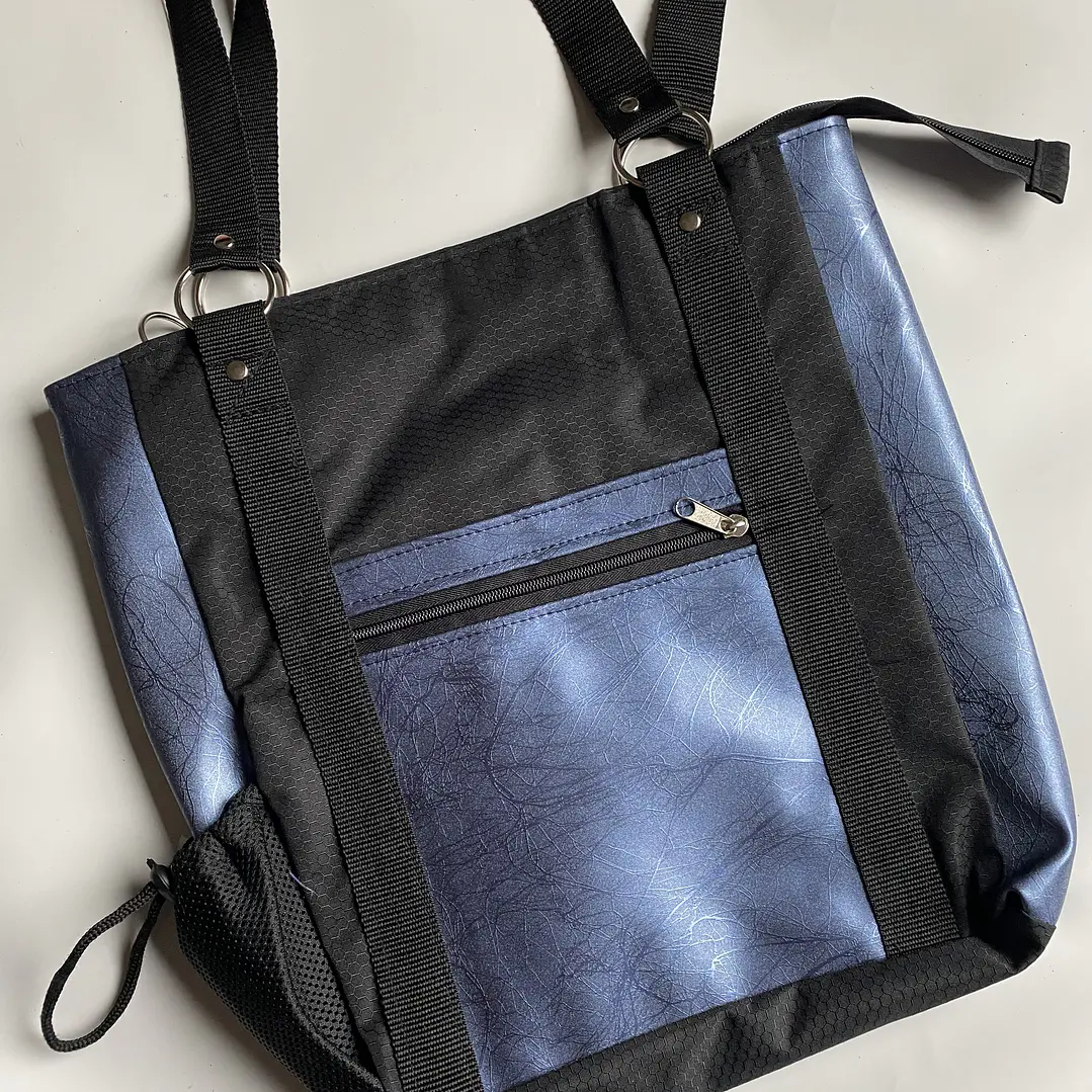 Totebag cuerina metalizada azul 2