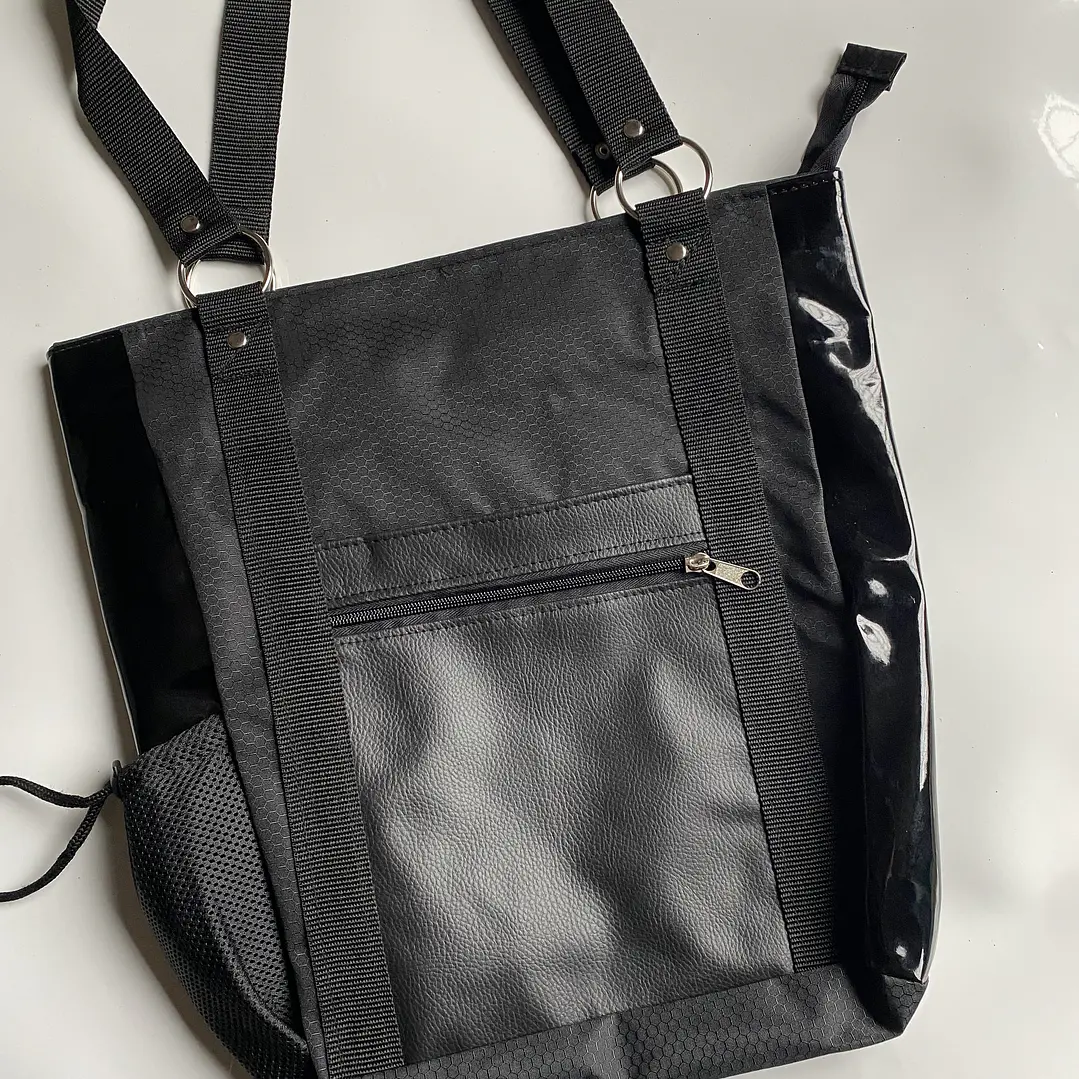 Totebag cuerina + charol 🖤 2