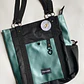 Totebag cuerina metalizada verde ✨ - Miniatura 1