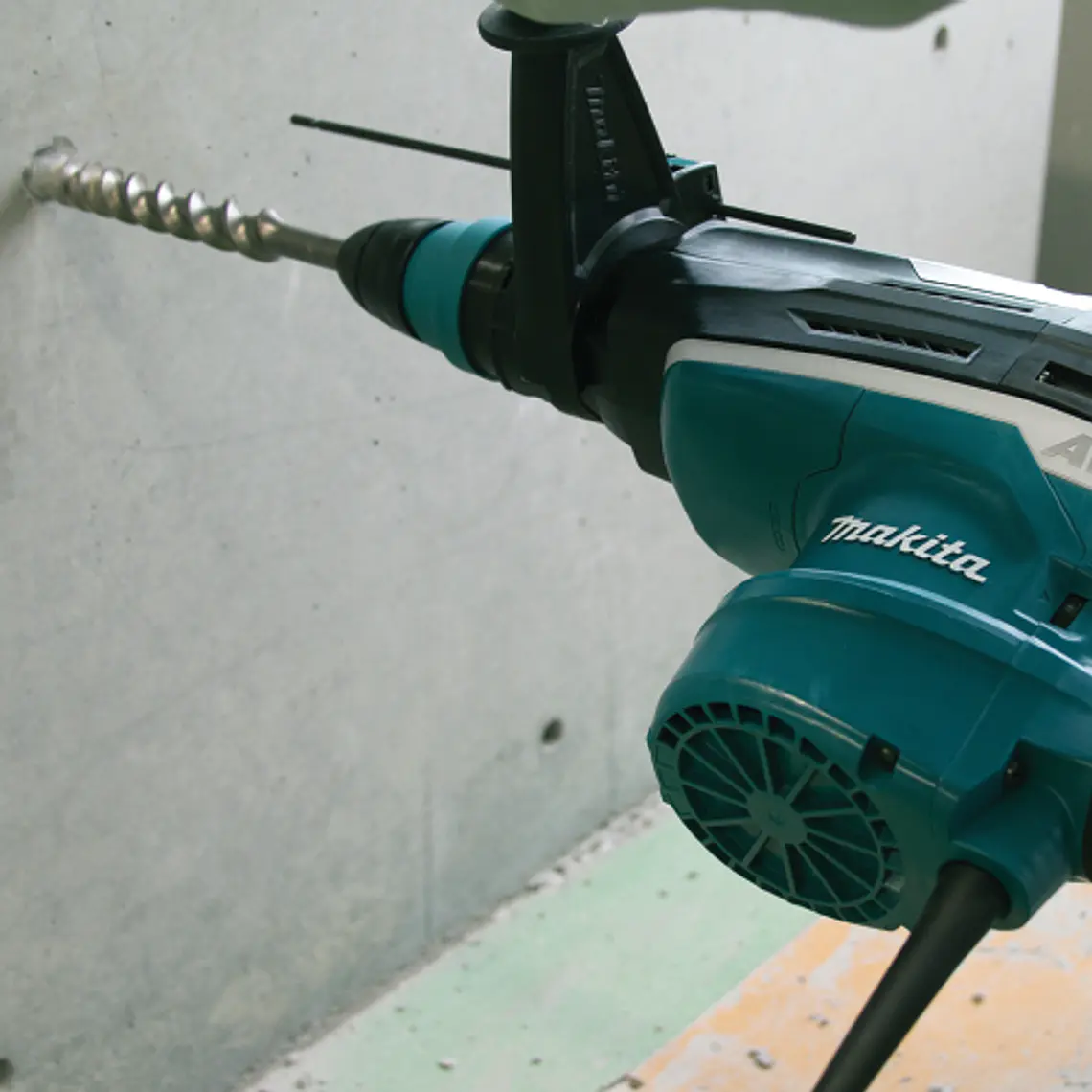Rotomartillo Minero Makita HR5212C SDS-MAX AVT 2