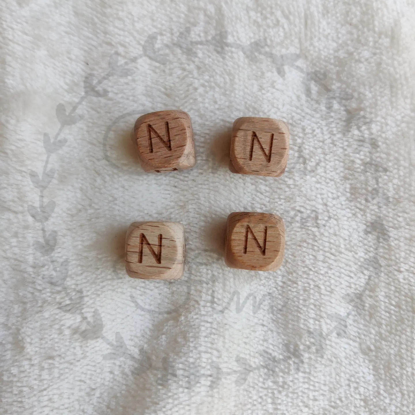 Letras de madeira 12mm  16