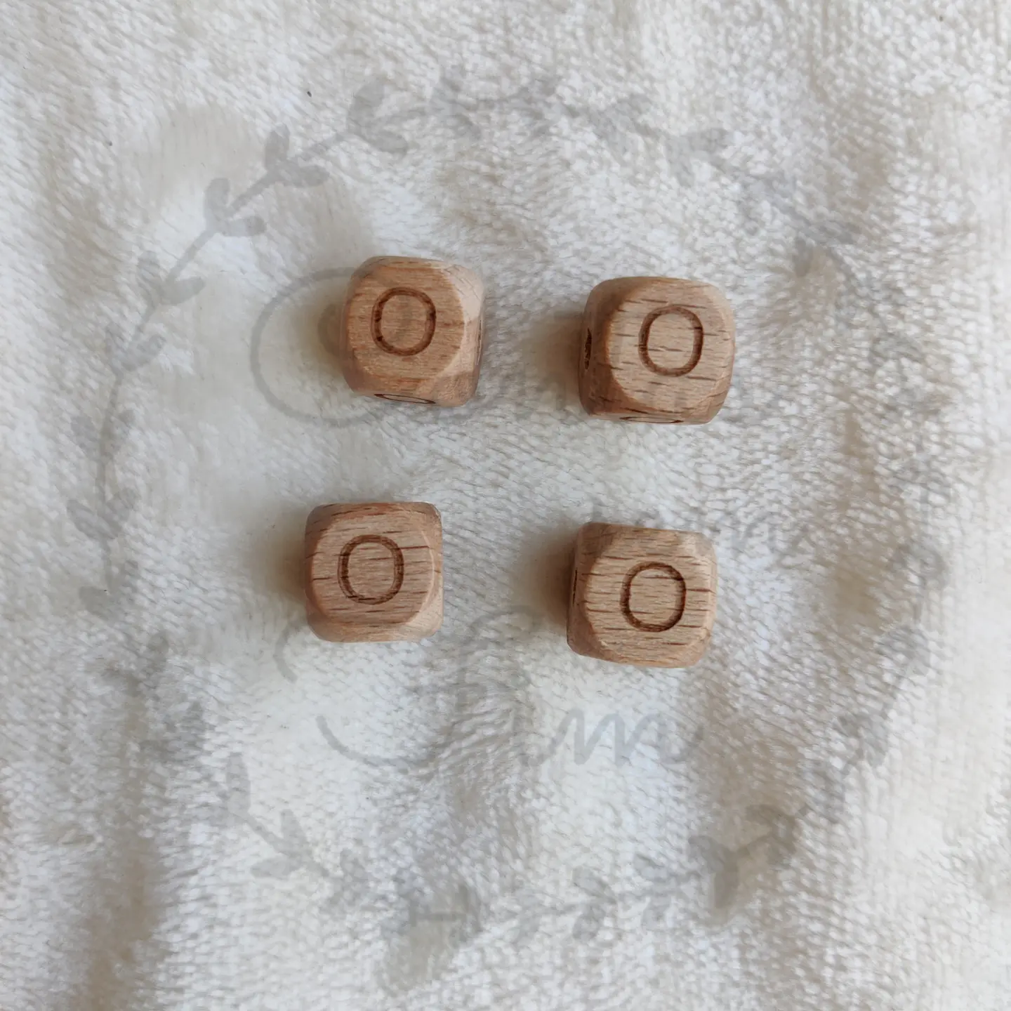 Letras de madeira 12mm  17