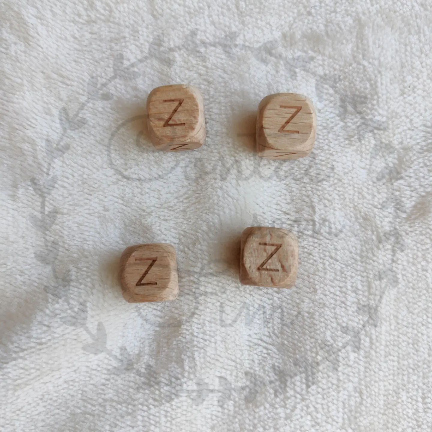 Letras de madeira 12mm  28