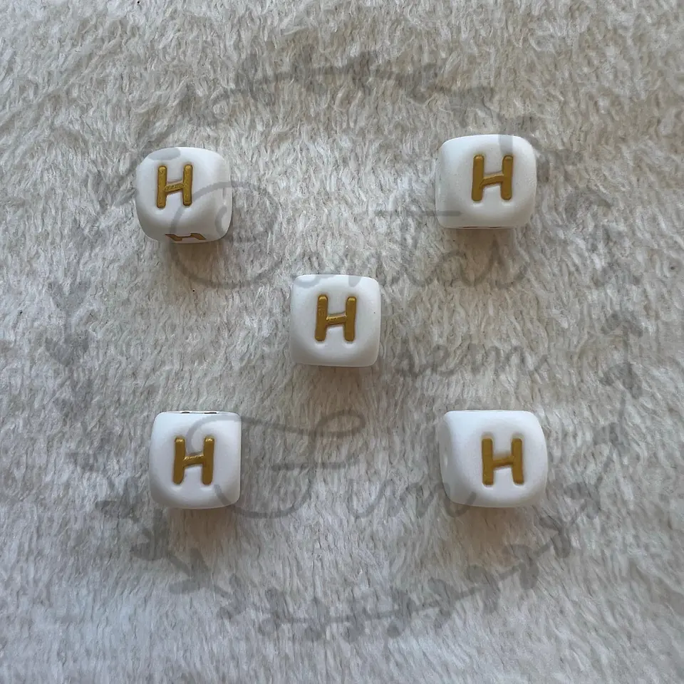 Letras de Silicone Douradas 12mm 8