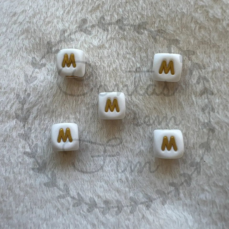 Letras de Silicone Douradas 12mm 13