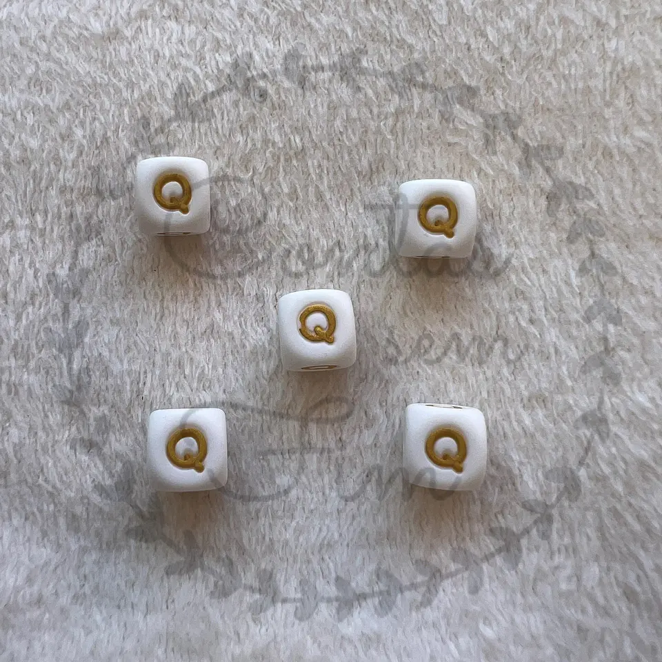 Letras de Silicone Douradas 12mm 18